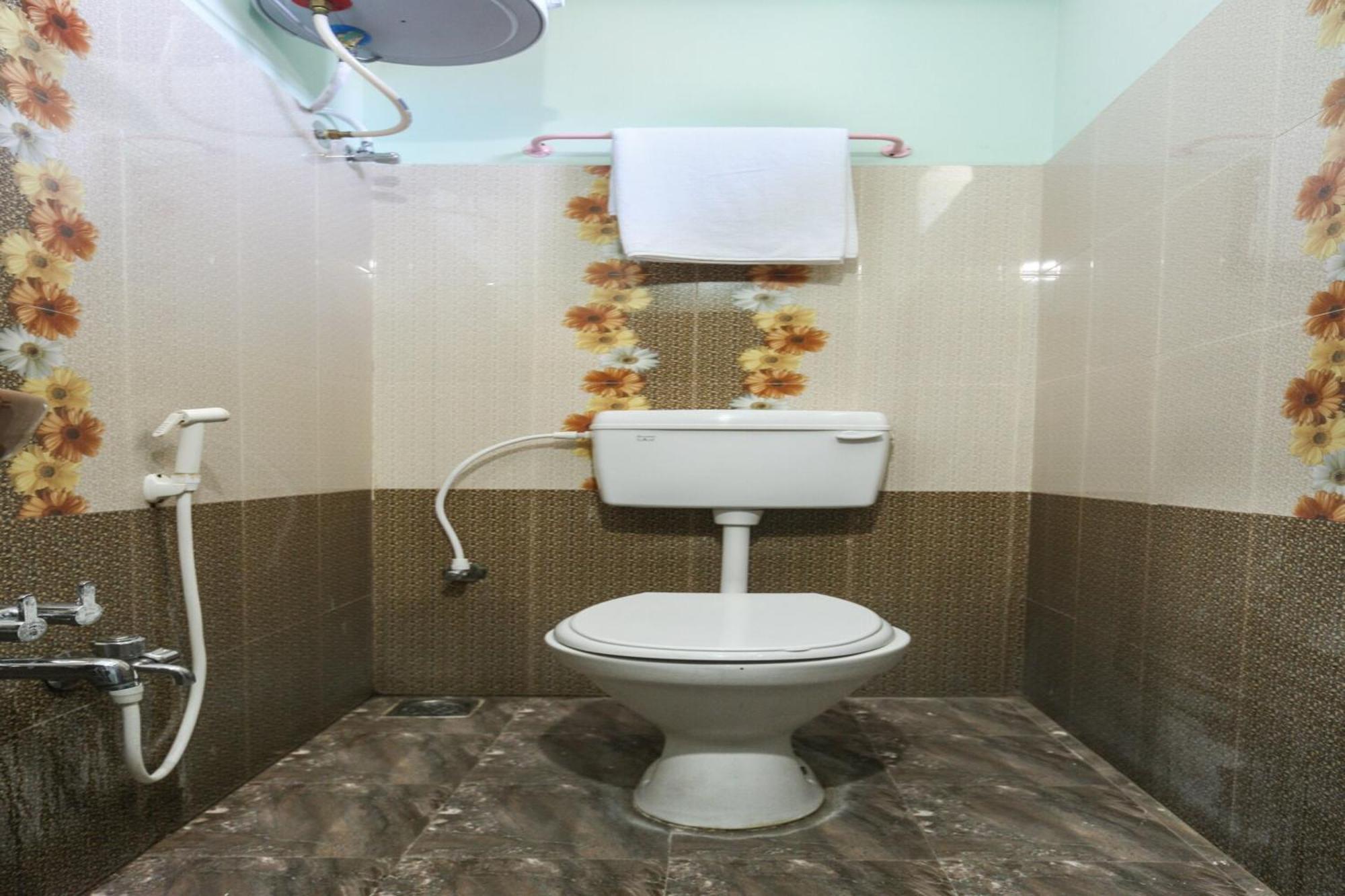 Oyo Modern Guest House Csennai Kültér fotó