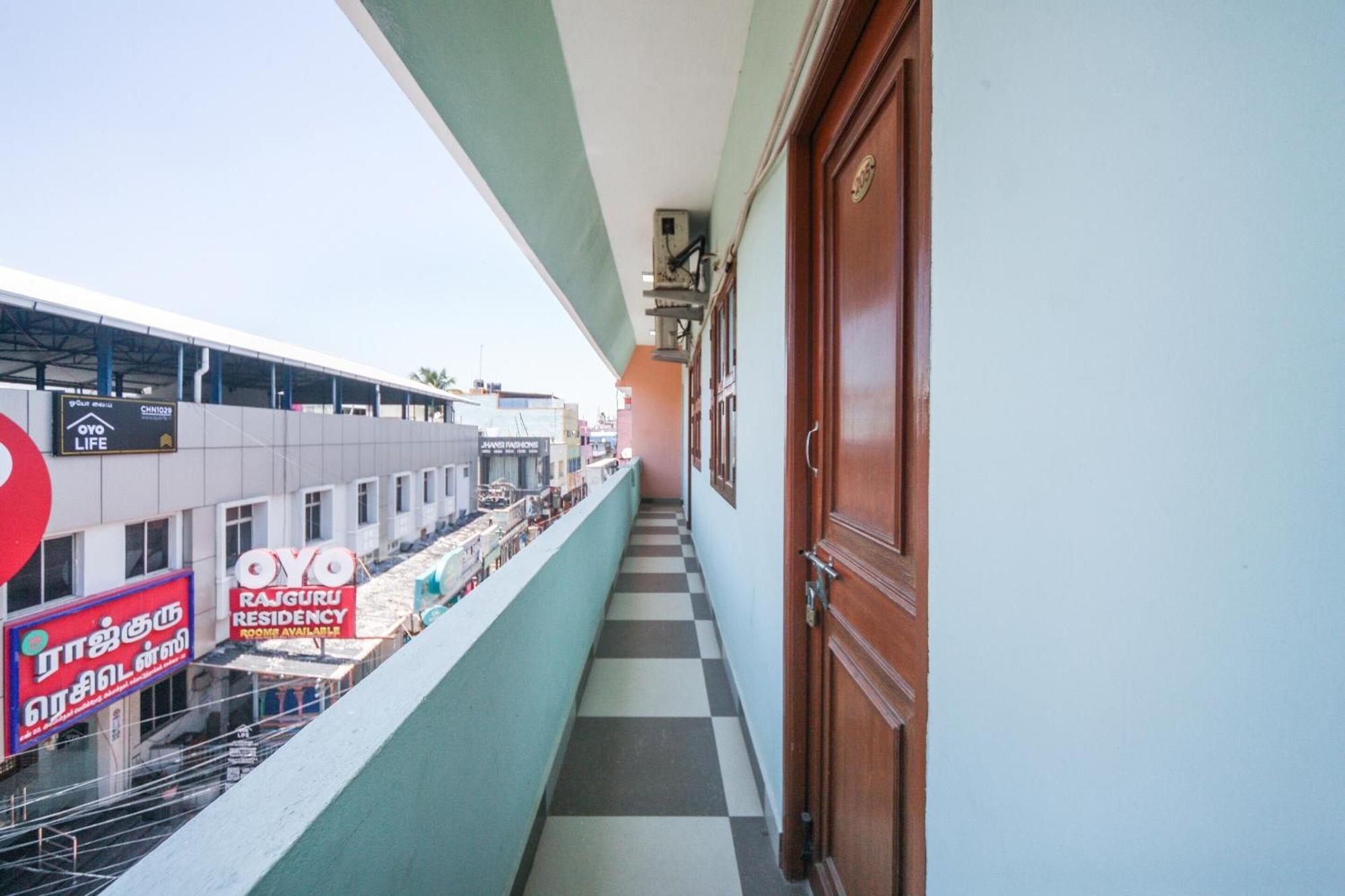 Oyo Modern Guest House Csennai Kültér fotó